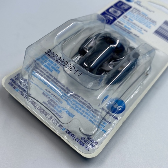 Febreze Car Unstoppable 2.2 mL Must Bundle with another item to purchase! - Picture 6 of 6